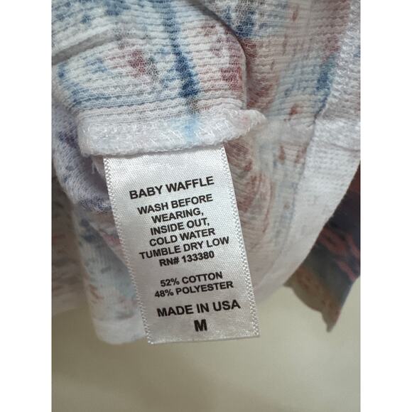 Sundance Whimsy Rose Thermal Baby Waffle
Crew Geometric Print Shirt Size Medium - Picture 3 of 4